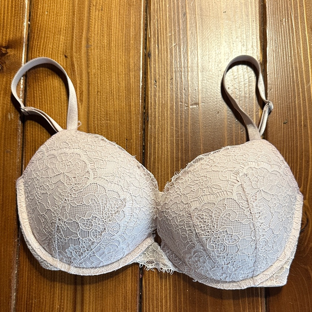 Victoria's Secret Dream Angels Lace Bra - Light Pink 32DD Push Up